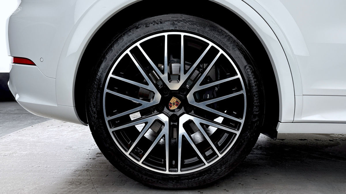 Porsche Cayenne Image 10