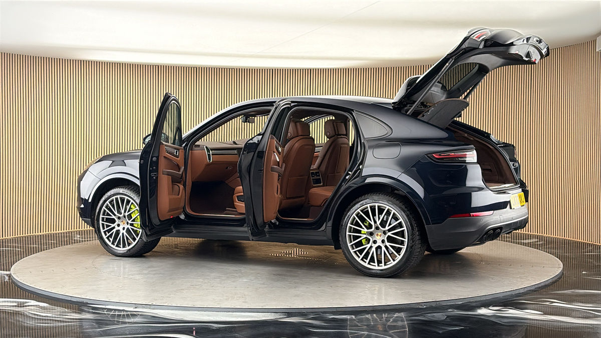 More views of Porsche Cayenne
