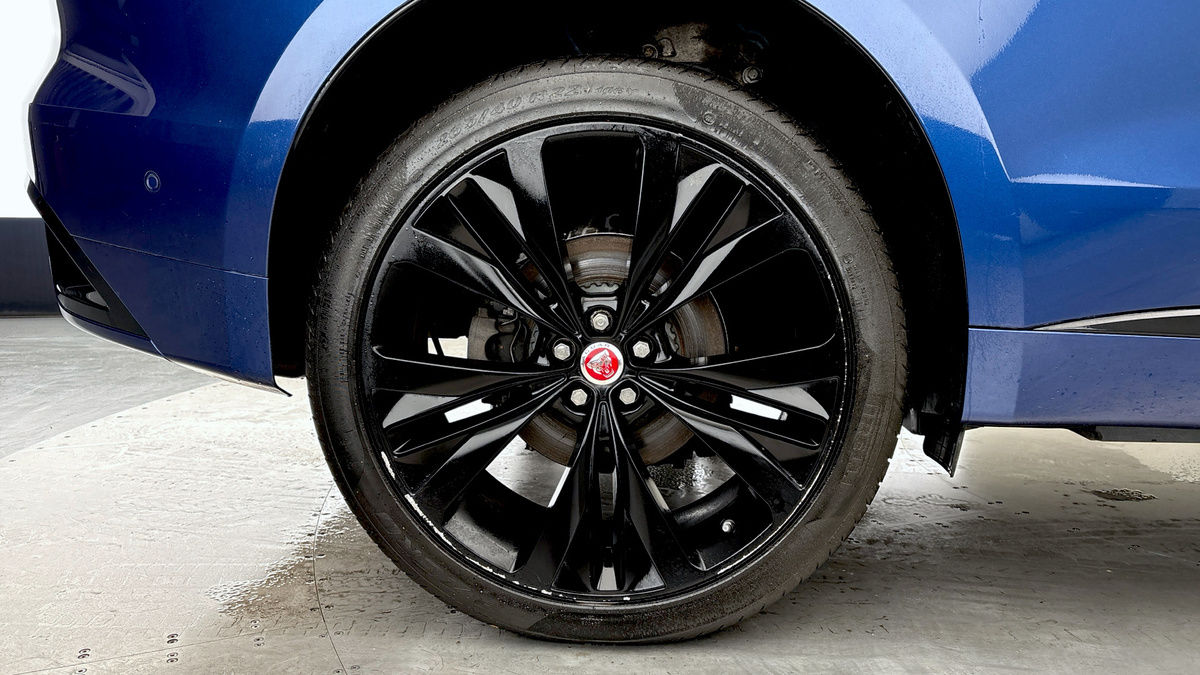 Jaguar F-PACE Image 10