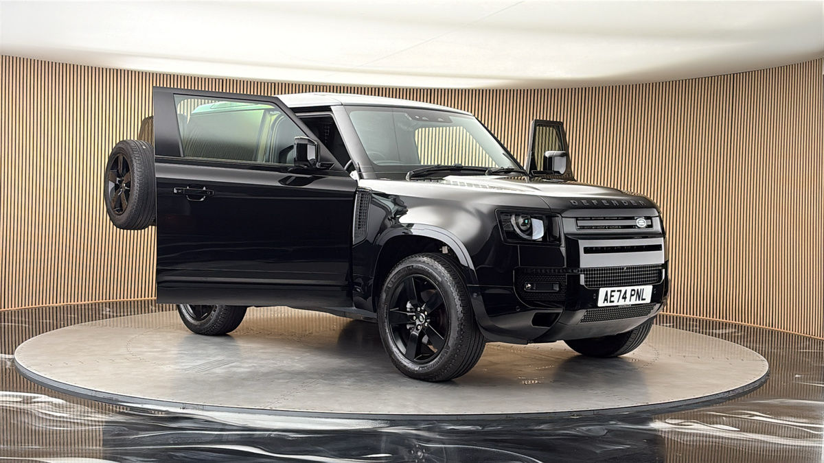 More views of Land Rover Defender 90