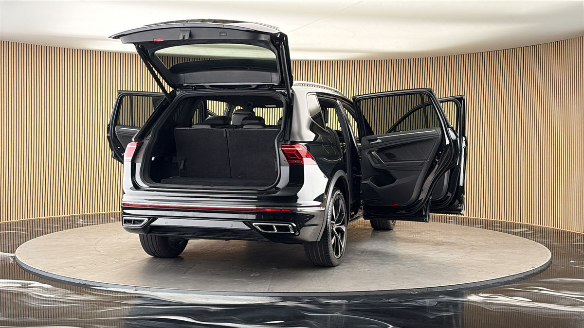 More views of Volkswagen Tiguan Allspace