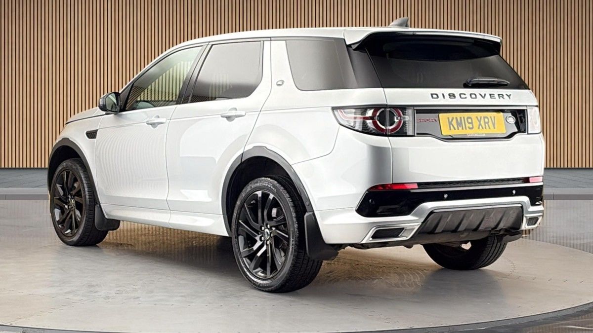 Land Rover Discovery Sport Image 2