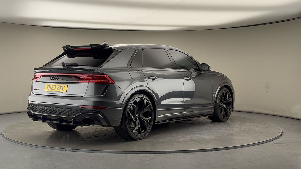 More views of Audi RSQ8