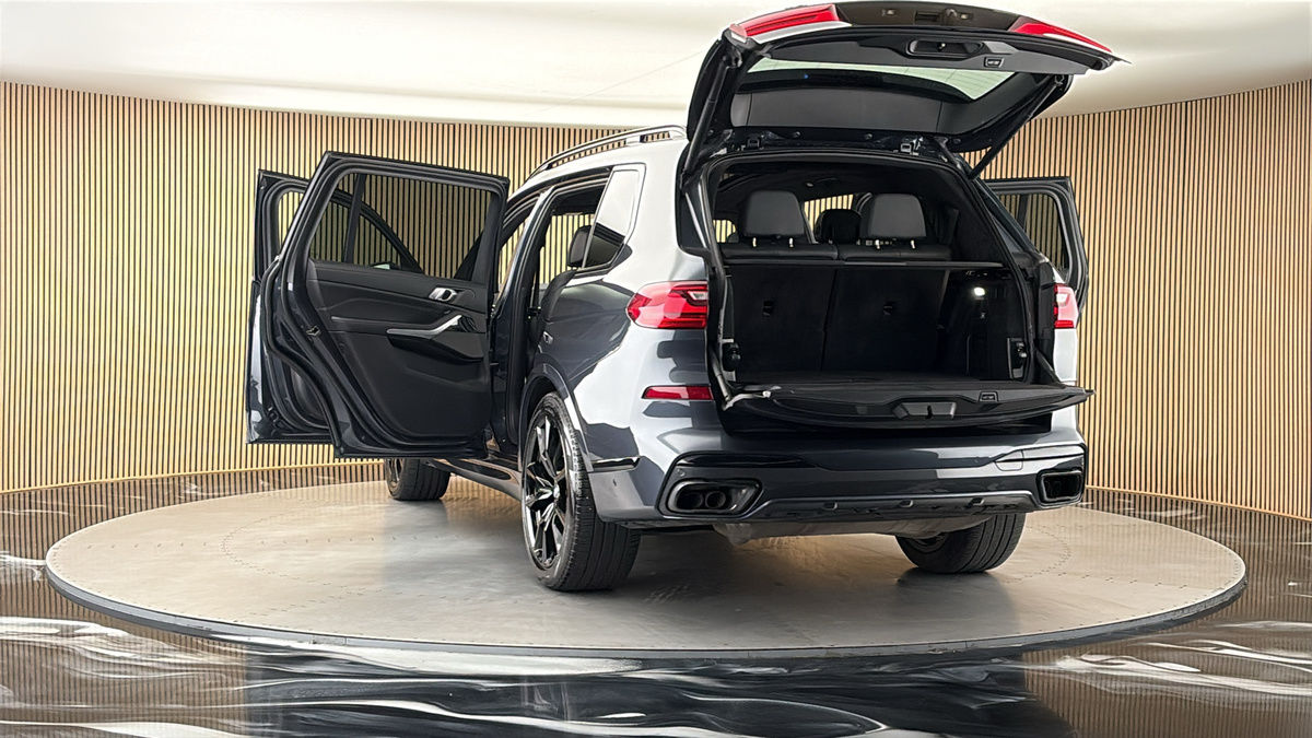 More views of BMW X7