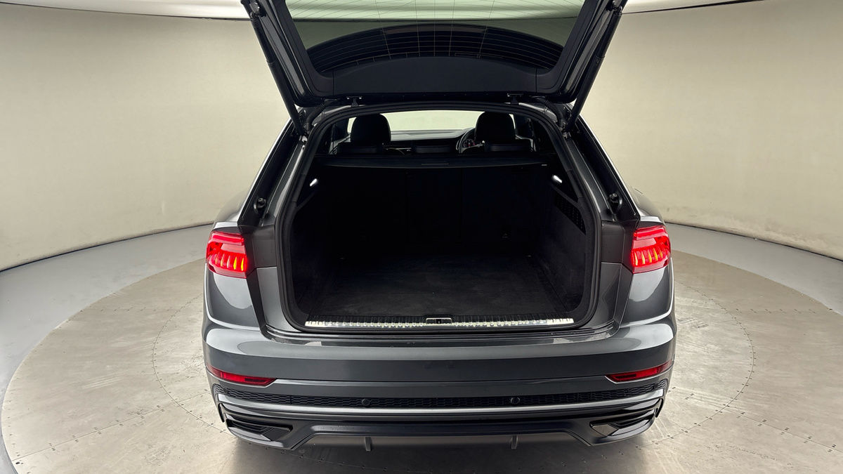Audi Q8 Image 11