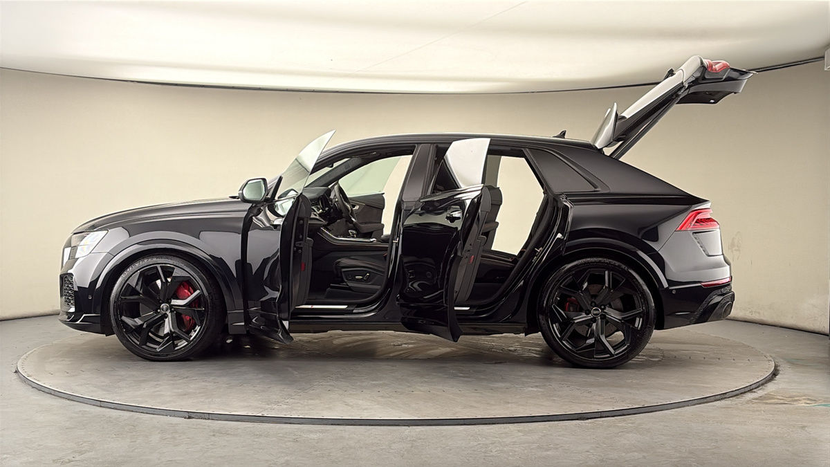 More views of Audi RSQ8