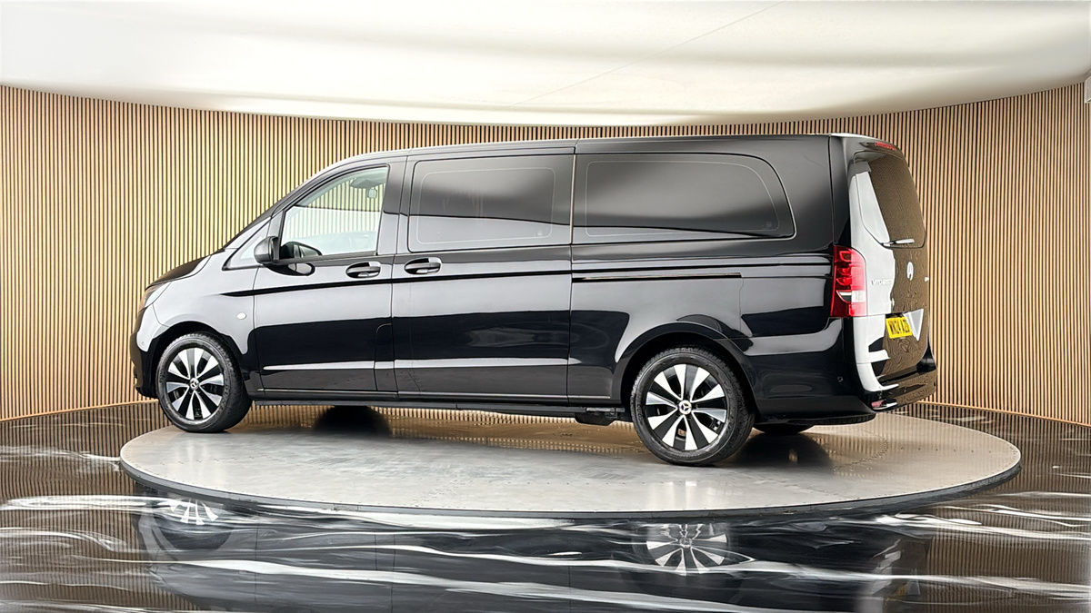 More views of Mercedes-Benz Vito