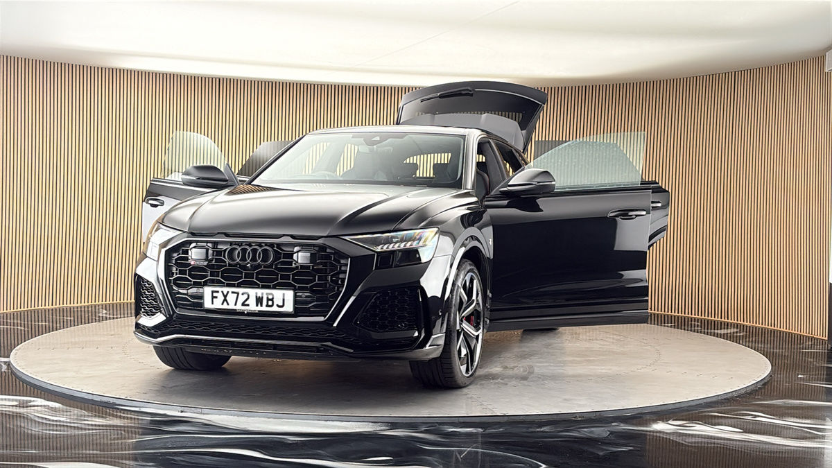 More views of Audi RSQ8