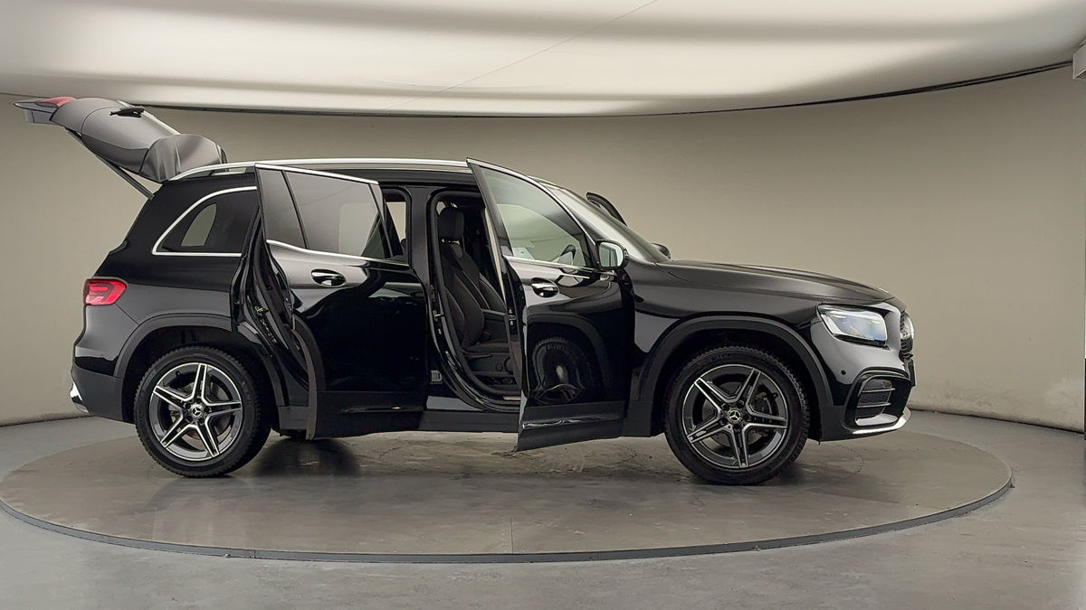 More views of Mercedes-Benz GLB