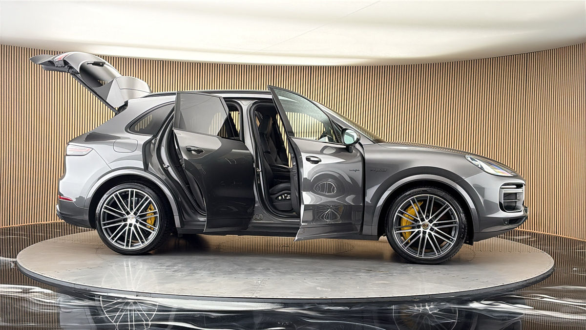 More views of Porsche Cayenne