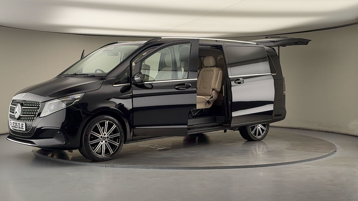 Mercedes-Benz V Class Image 22