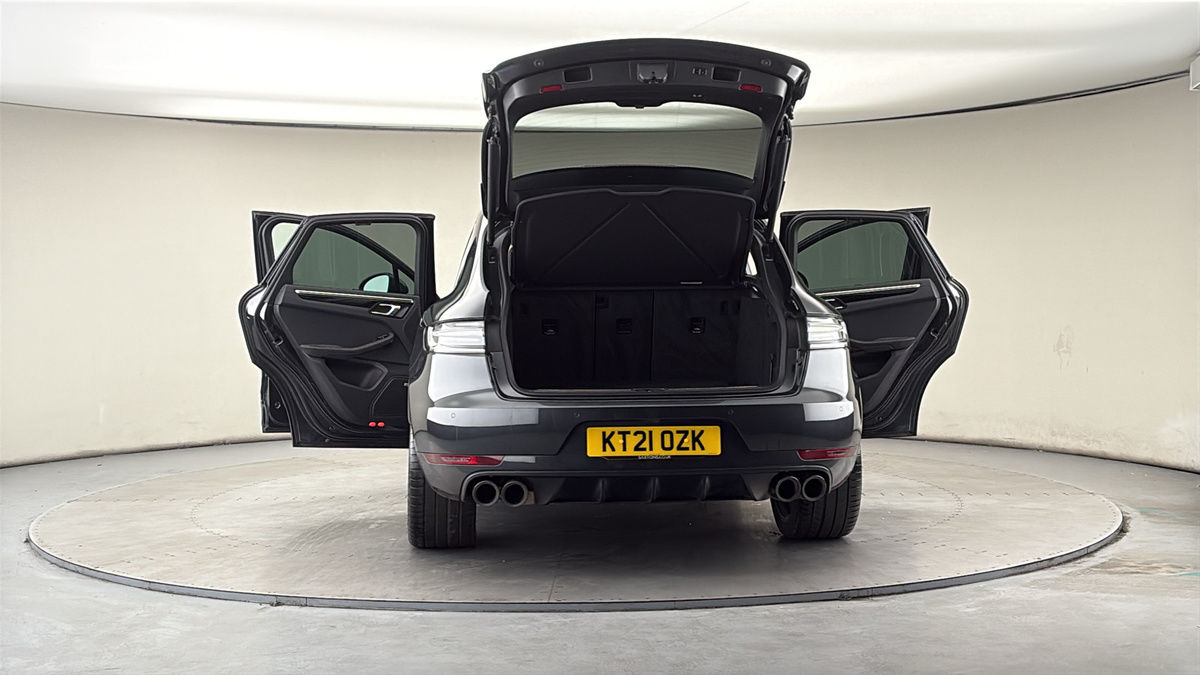 More views of Porsche Macan