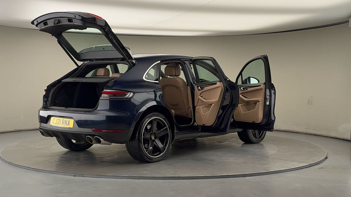 More views of Porsche Macan