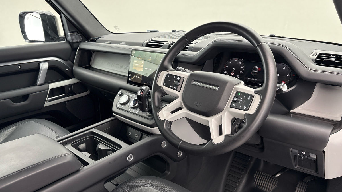Land Rover Defender 90 Image 5