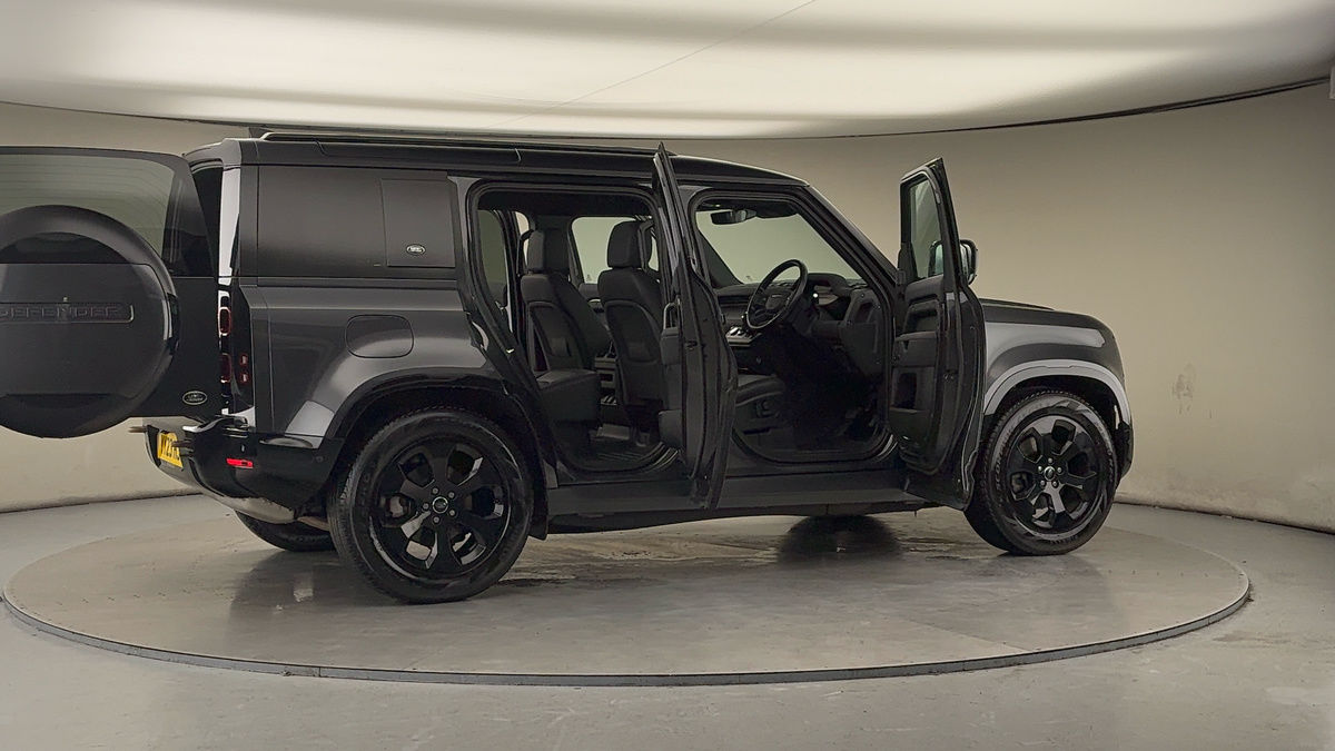 More views of Land Rover Defender 110