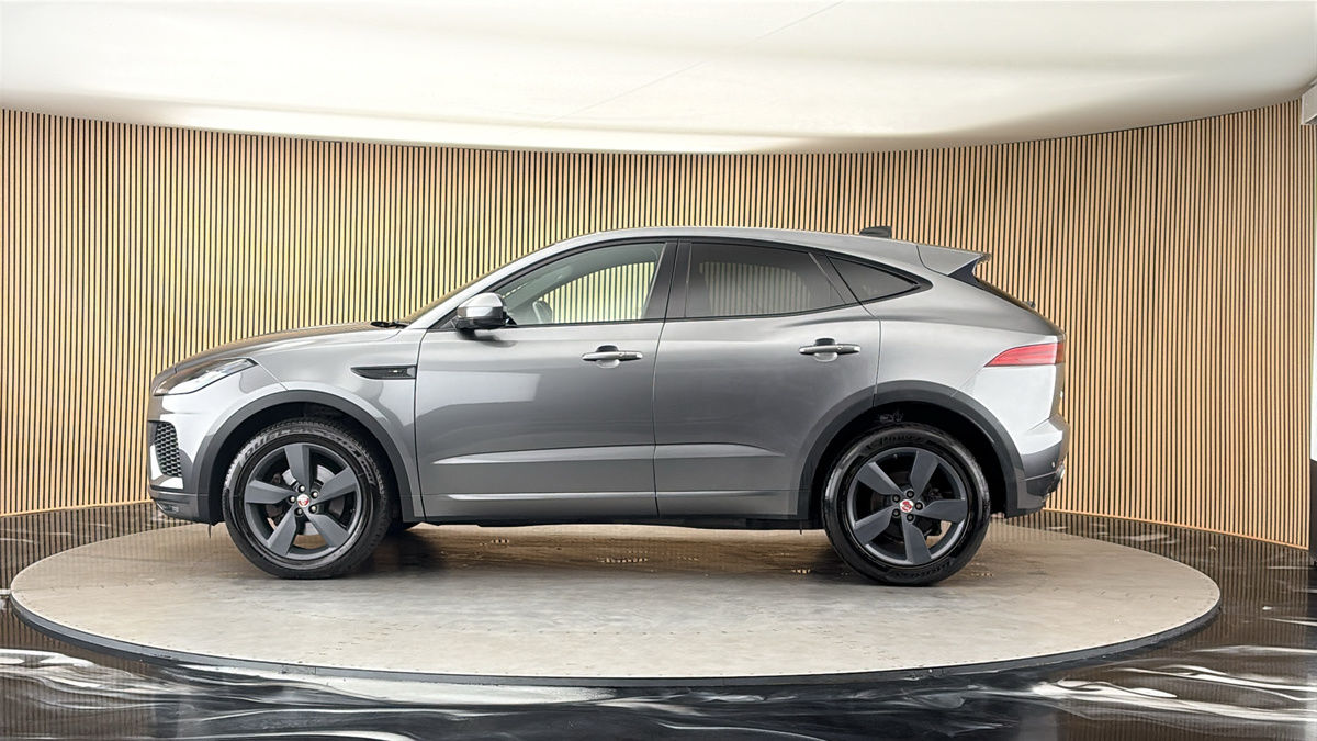 Jaguar E-PACE Image 15