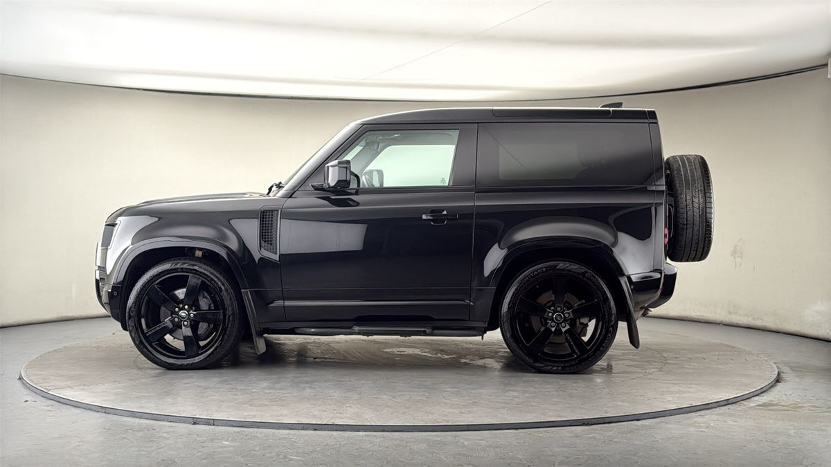 More views of Land Rover Defender 90