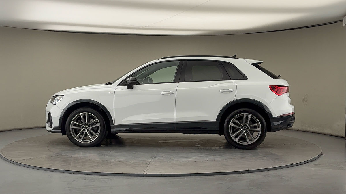 More views of Audi Q3