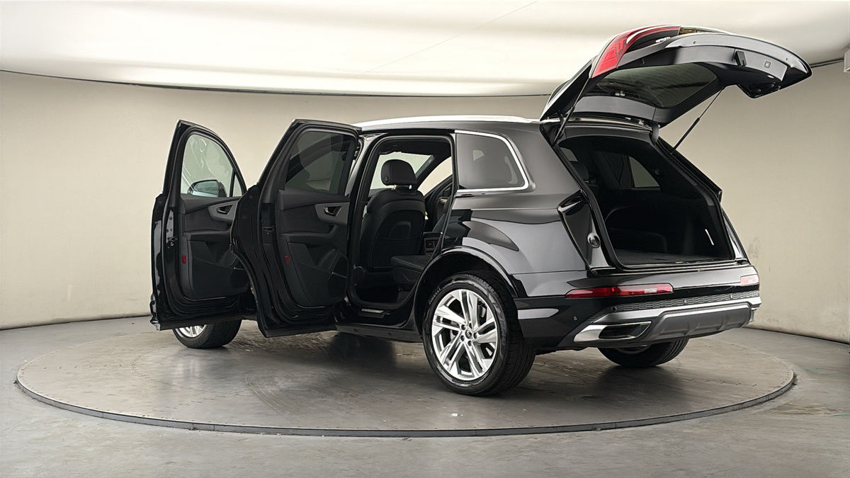 More views of Audi Q7