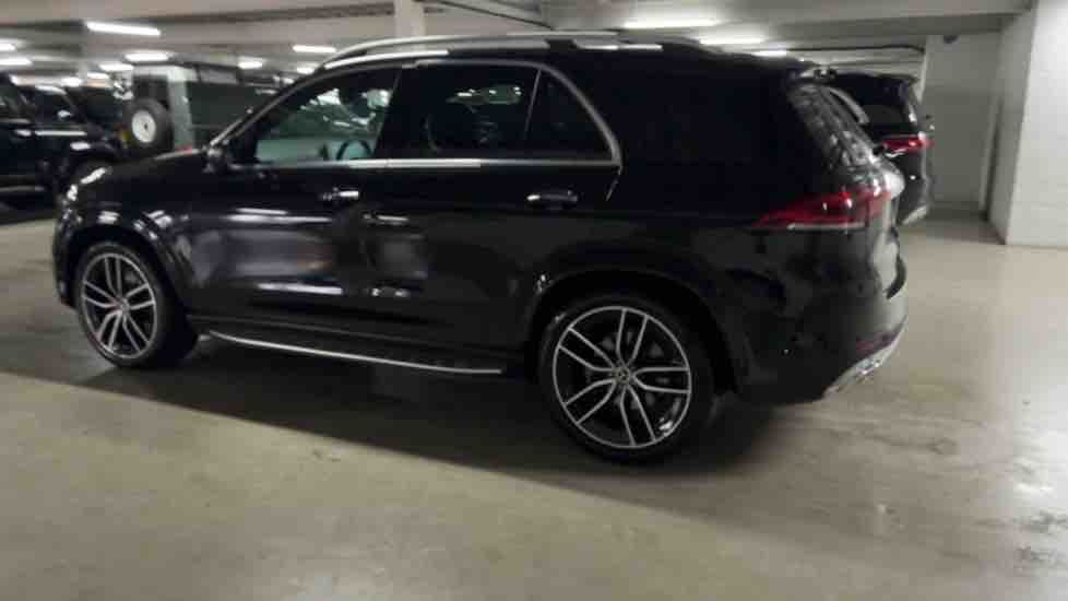 More views of Mercedes-Benz GLE