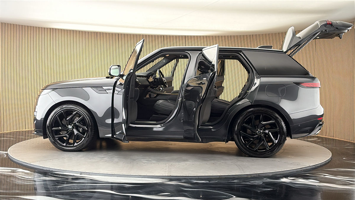More views of Land Rover Range Rover Sport