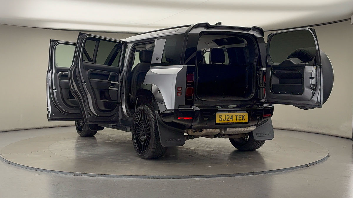 Land Rover Defender 110 Urban Image 23