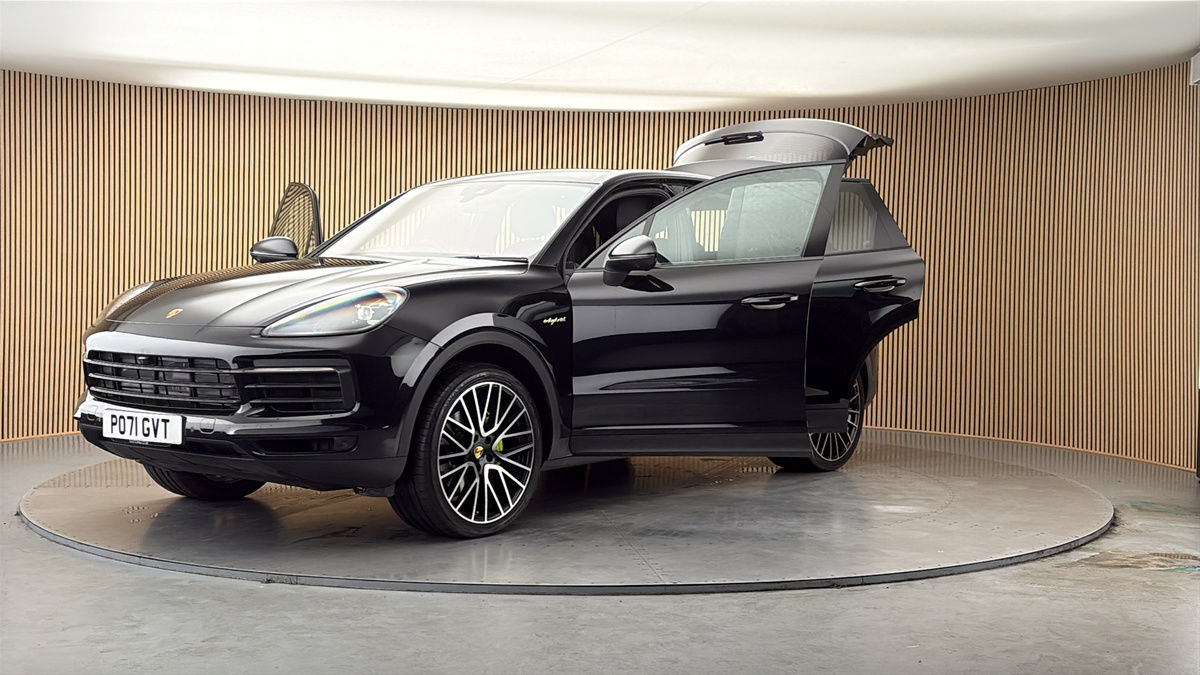 More views of Porsche Cayenne