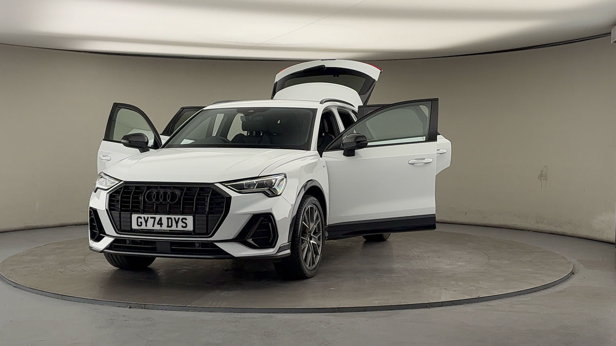 More views of Audi Q3