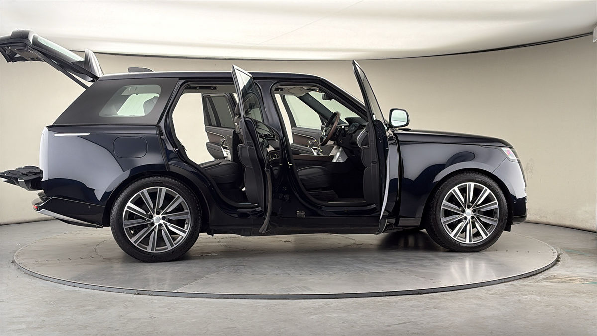 More views of Land Rover Range Rover