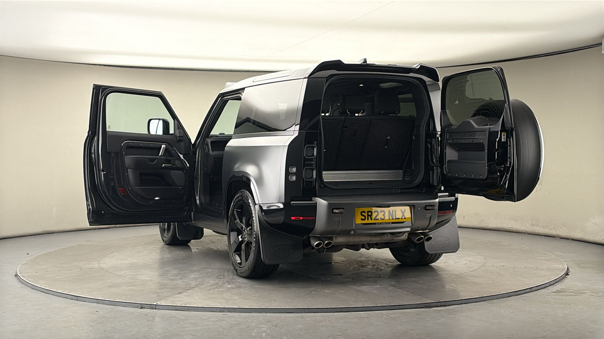 More views of Land Rover Defender 90