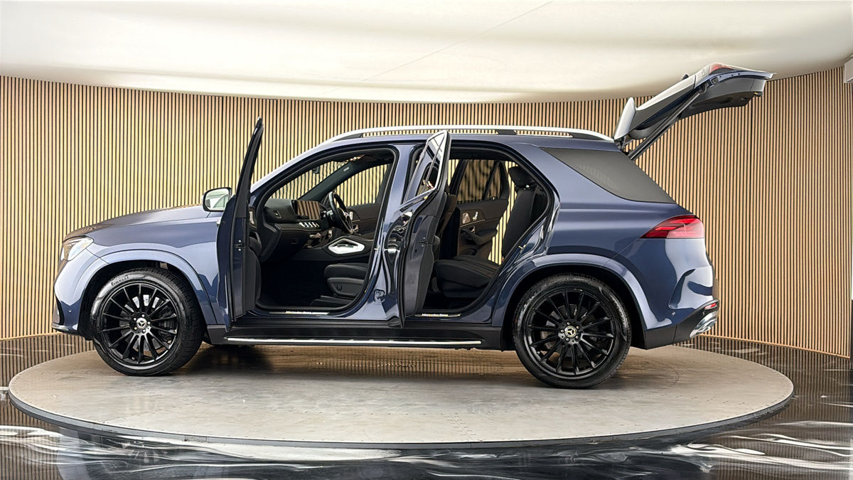 More views of Mercedes-Benz GLE