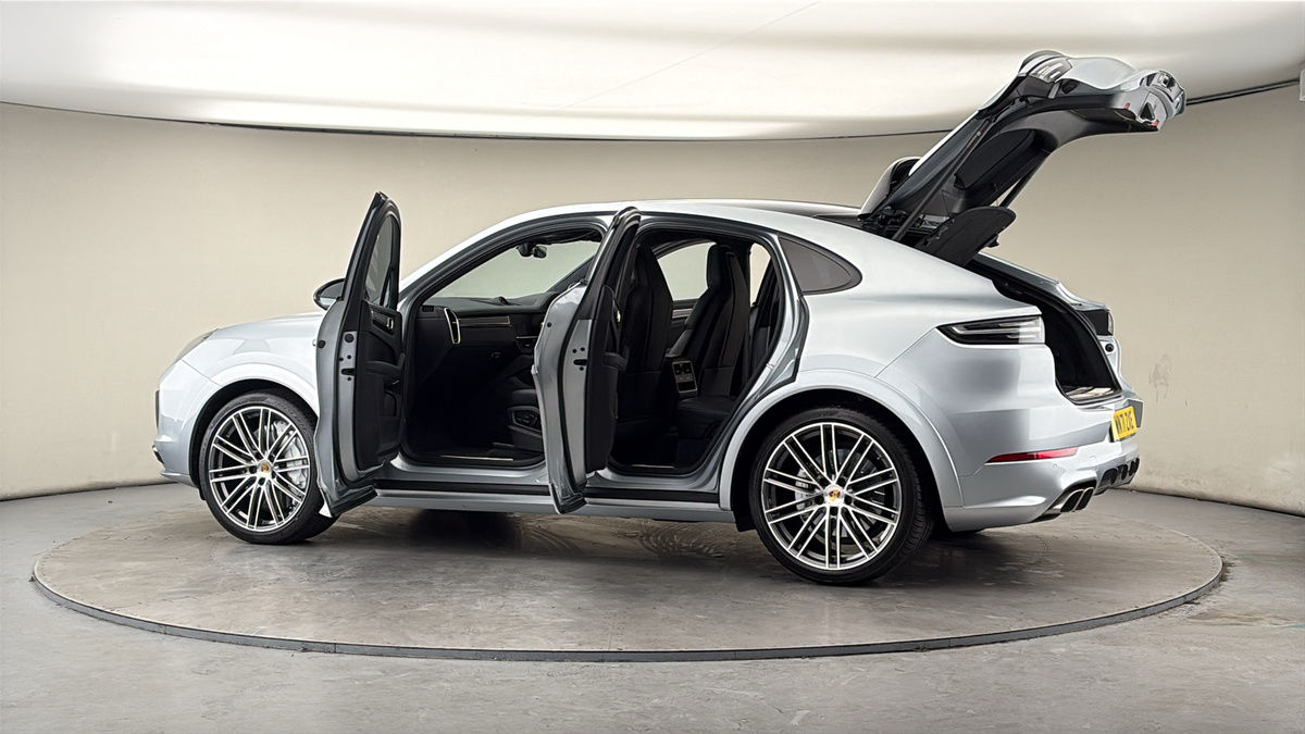 More views of Porsche Cayenne