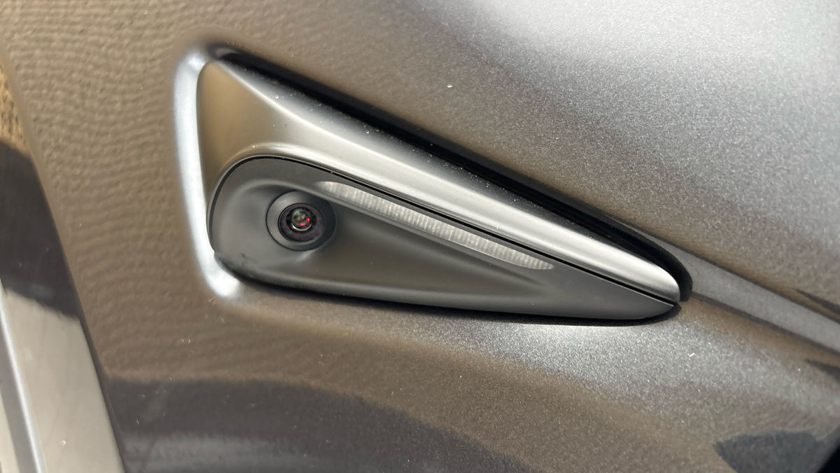 Tesla Model Y Image 27