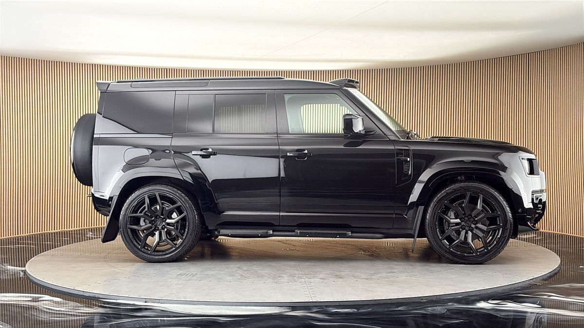 More views of Land Rover Defender 110