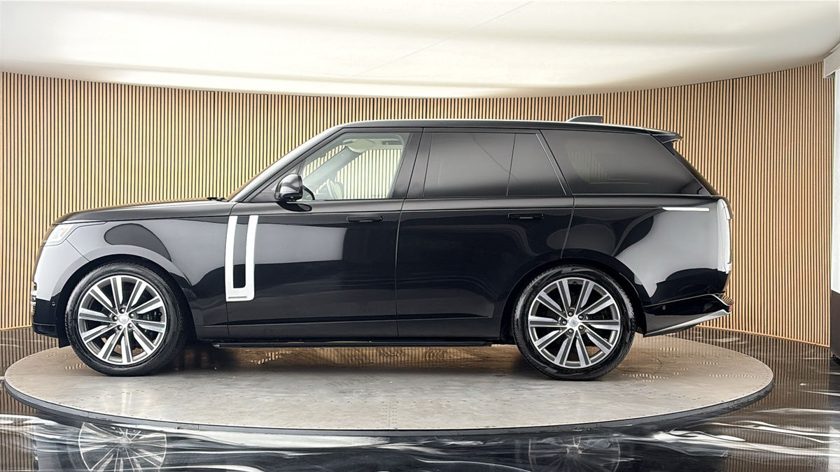 More views of Land Rover Range Rover