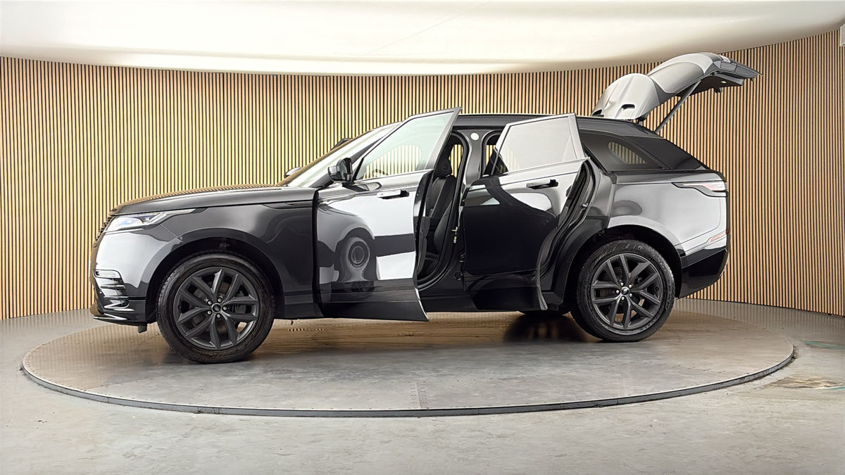 More views of Land Rover Range Rover Velar