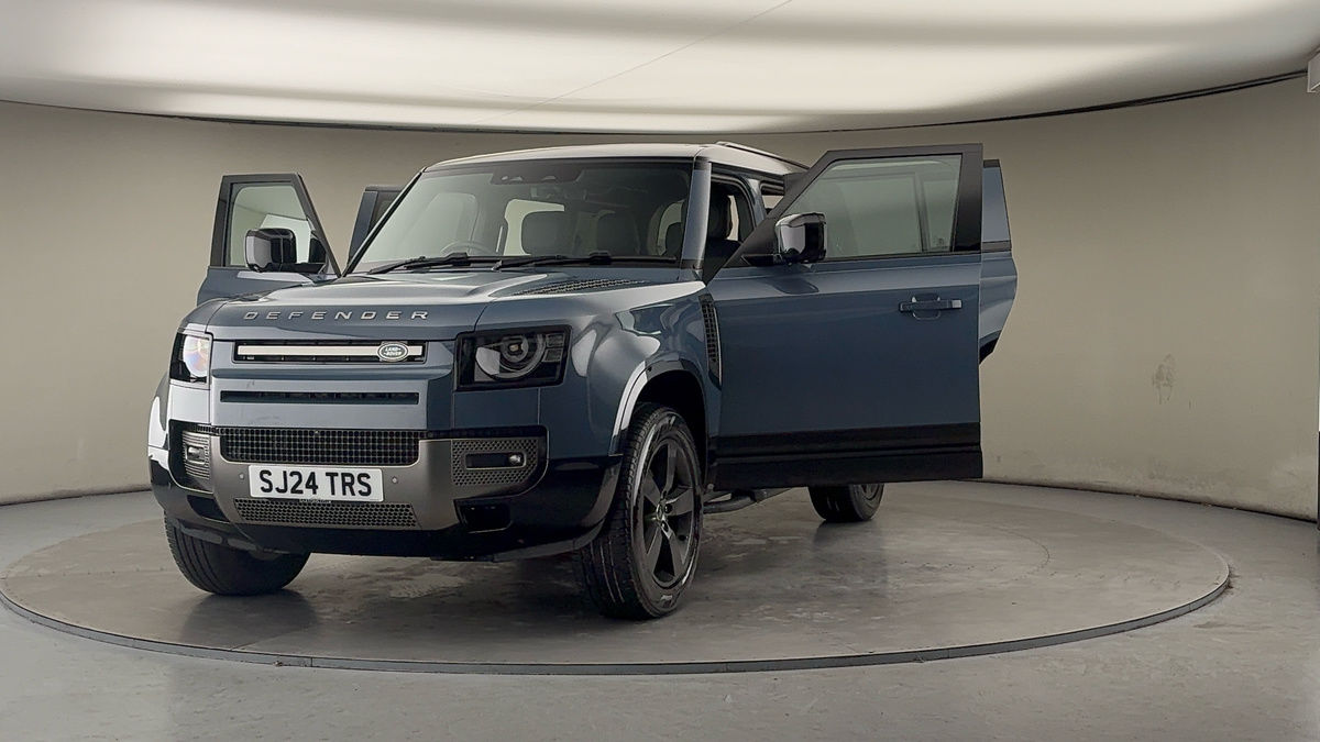 More views of Land Rover Defender 110