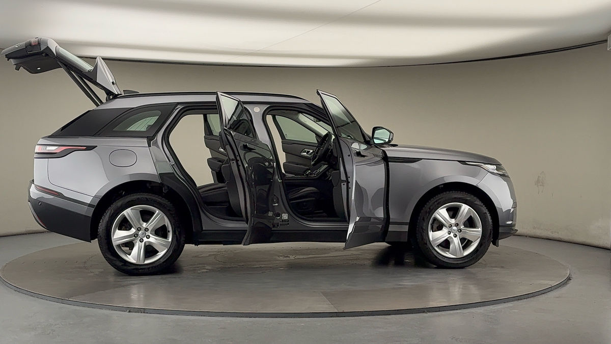 More views of Land Rover Range Rover Velar