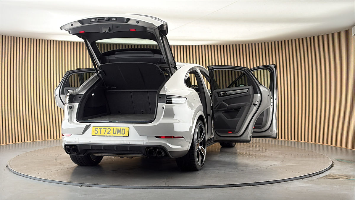 More views of Porsche Cayenne