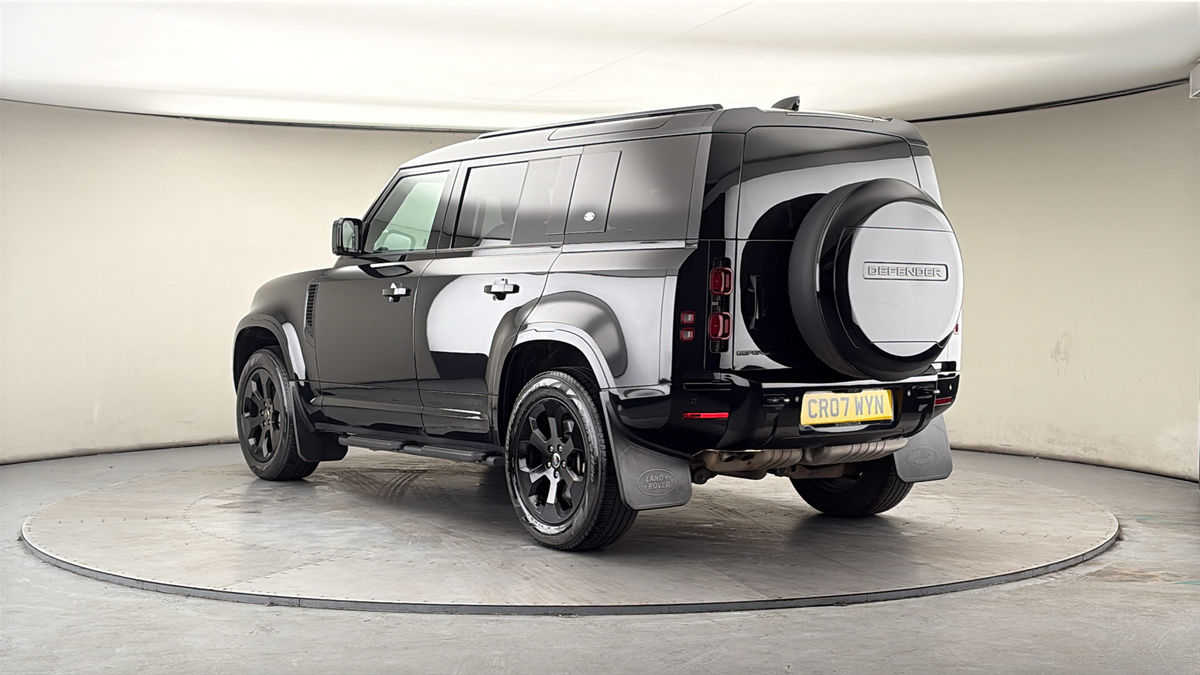 Land Rover Defender 110 Image 2