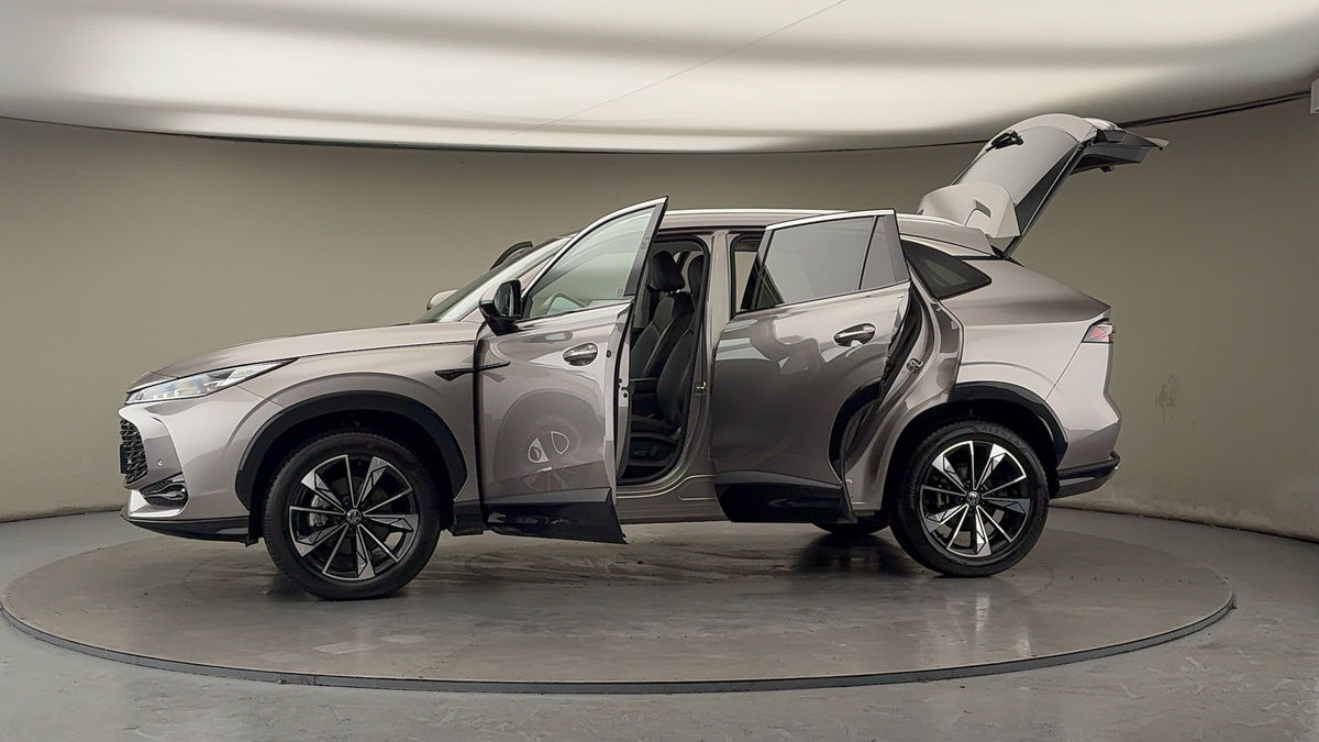 More views of MG MG HS