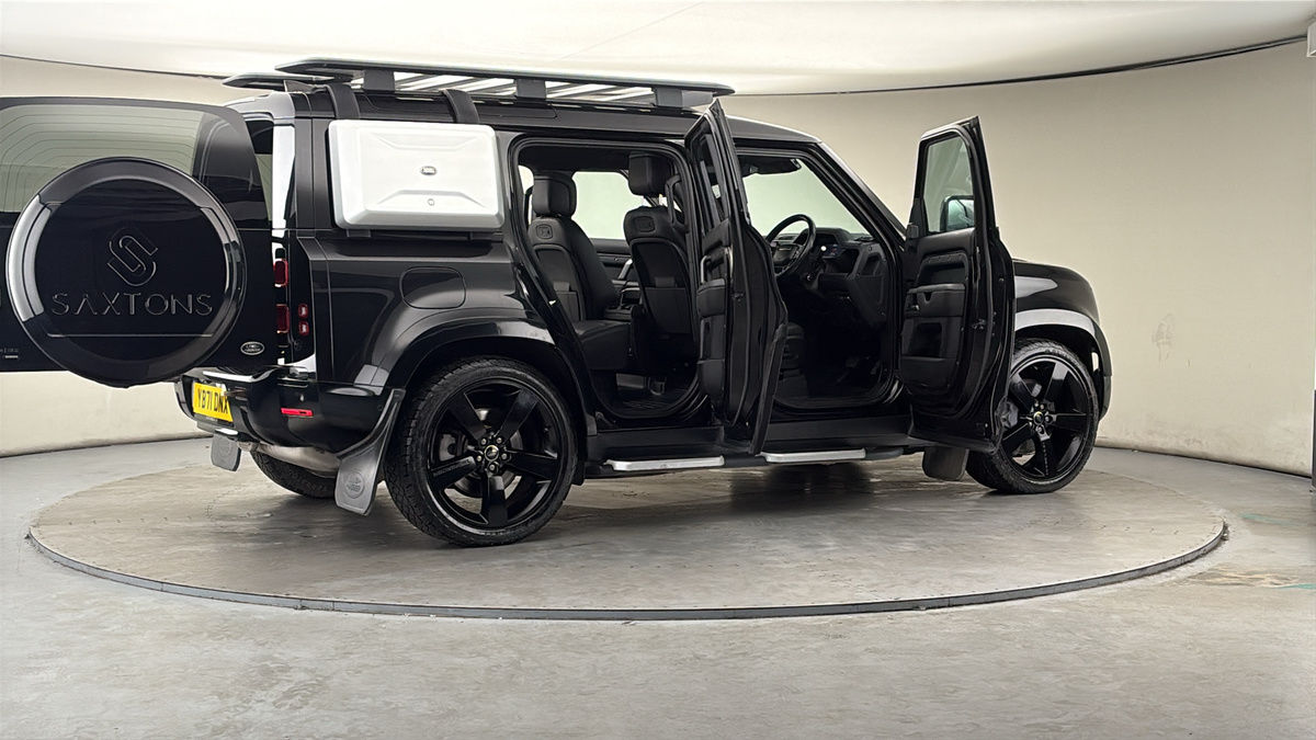 More views of Land Rover Defender 110