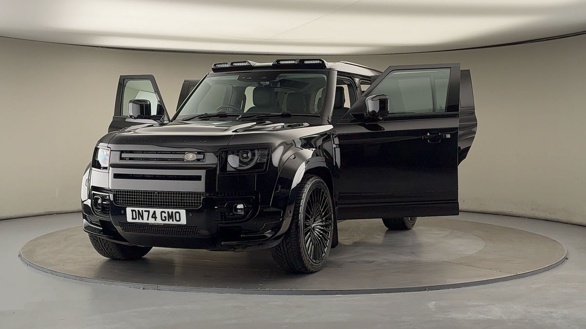 More views of Land Rover Defender 110