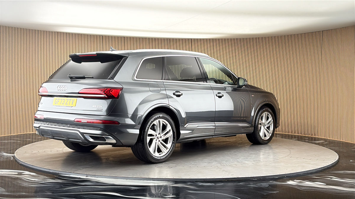 Audi Q7 Image 21