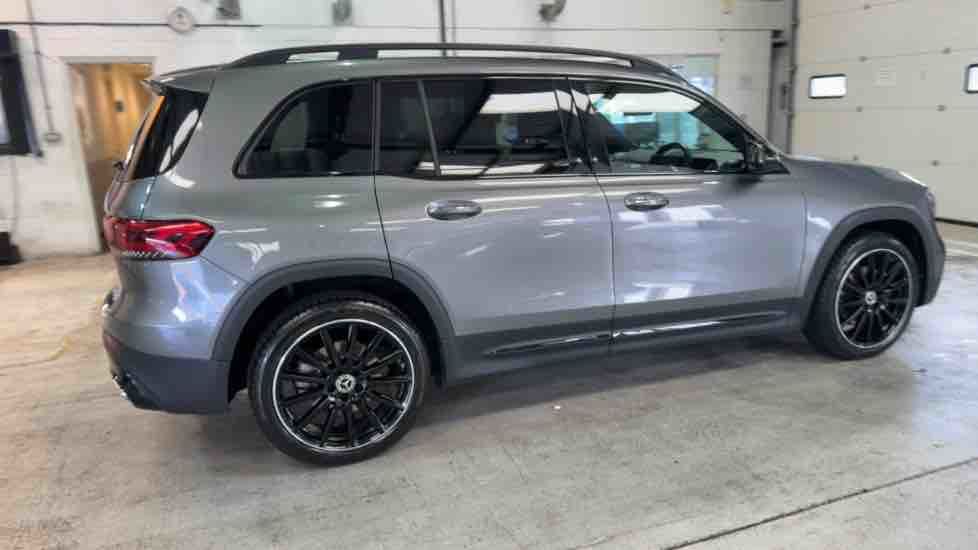 More views of Mercedes-Benz GLB