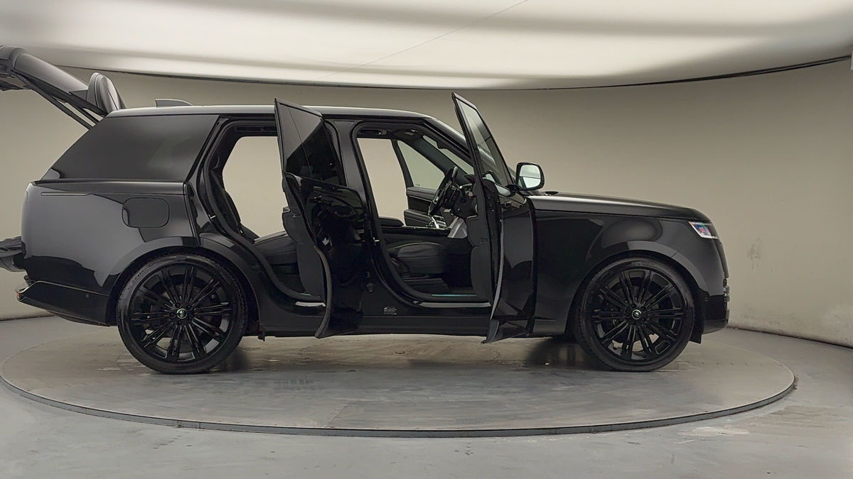 More views of Land Rover Range Rover