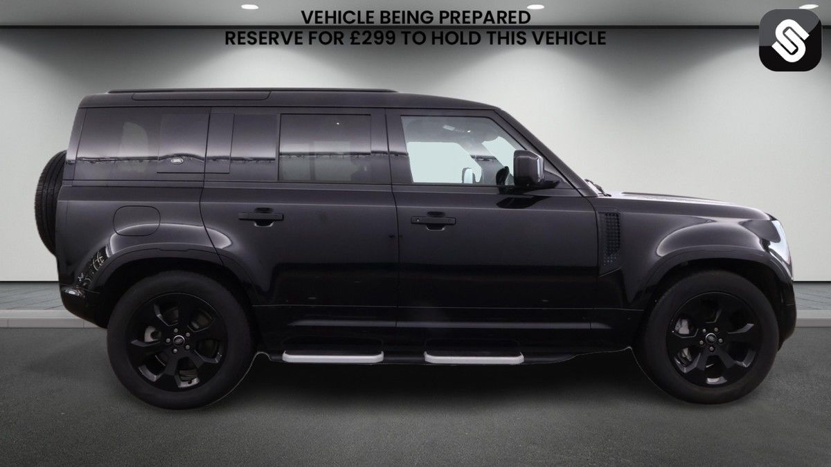 Land Rover Defender 110 Image 5