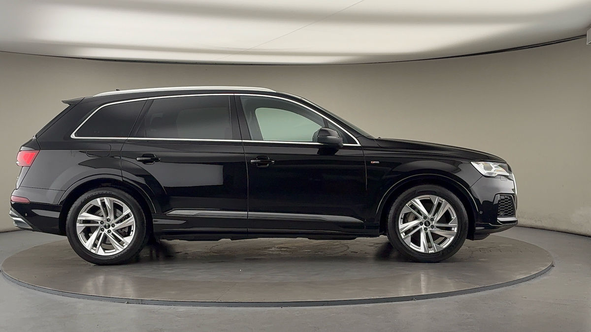 Audi Q7 Image 16