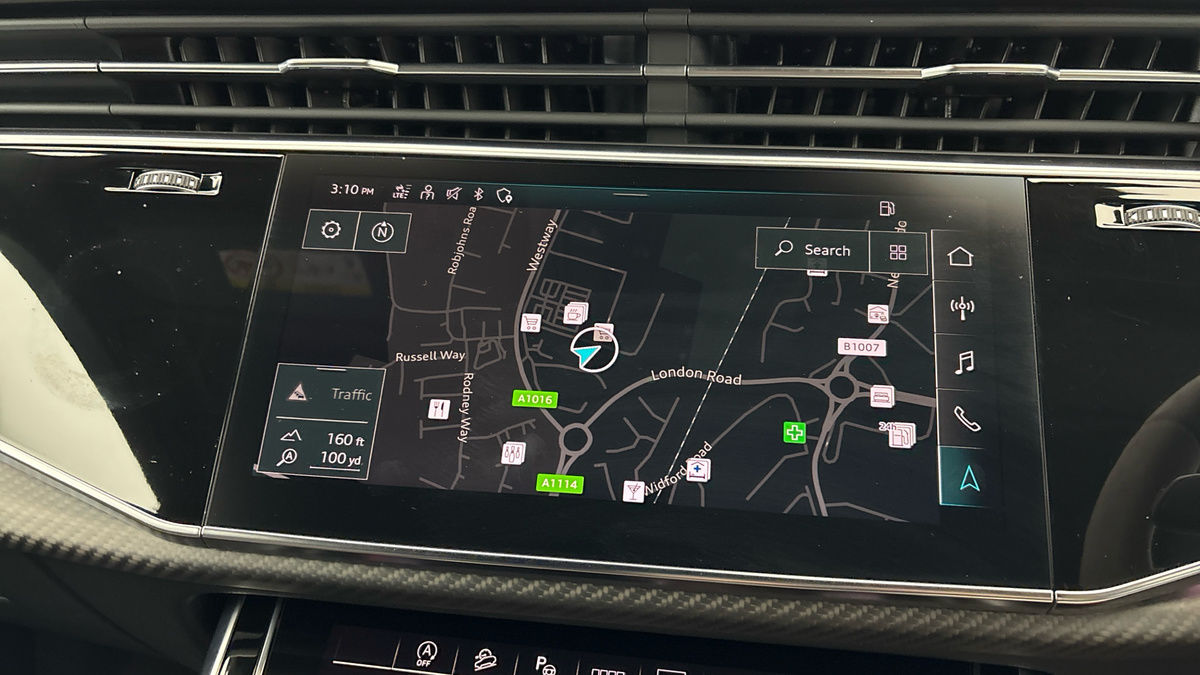 Audi RSQ8 Image 17