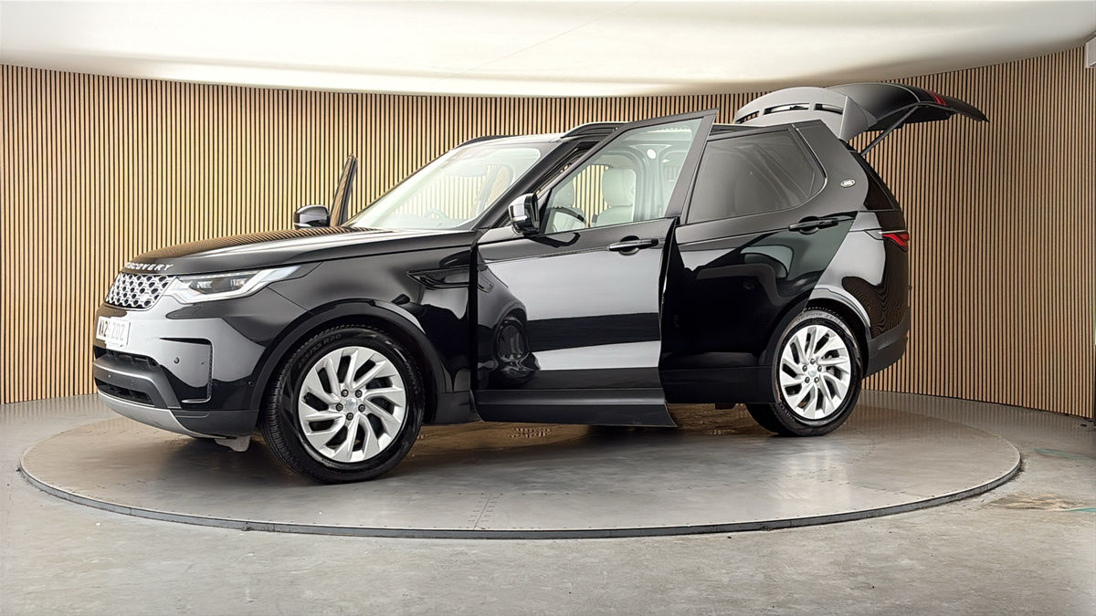 More views of Land Rover Discovery